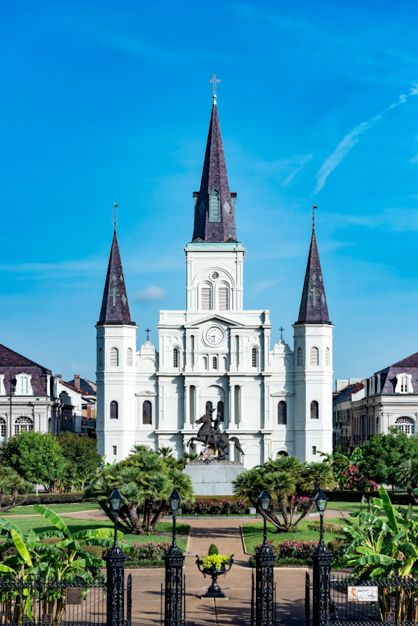 new orleans building - new orleans itinerary