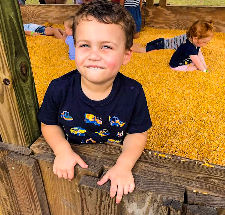 Fun Things to do in October for fall in Florida at this pumpkin patch near me in North Florida at Amazing Grace Family Farms
