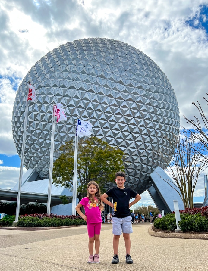 You are currently viewing What to Pack for Walt Disney World – For a Park Day